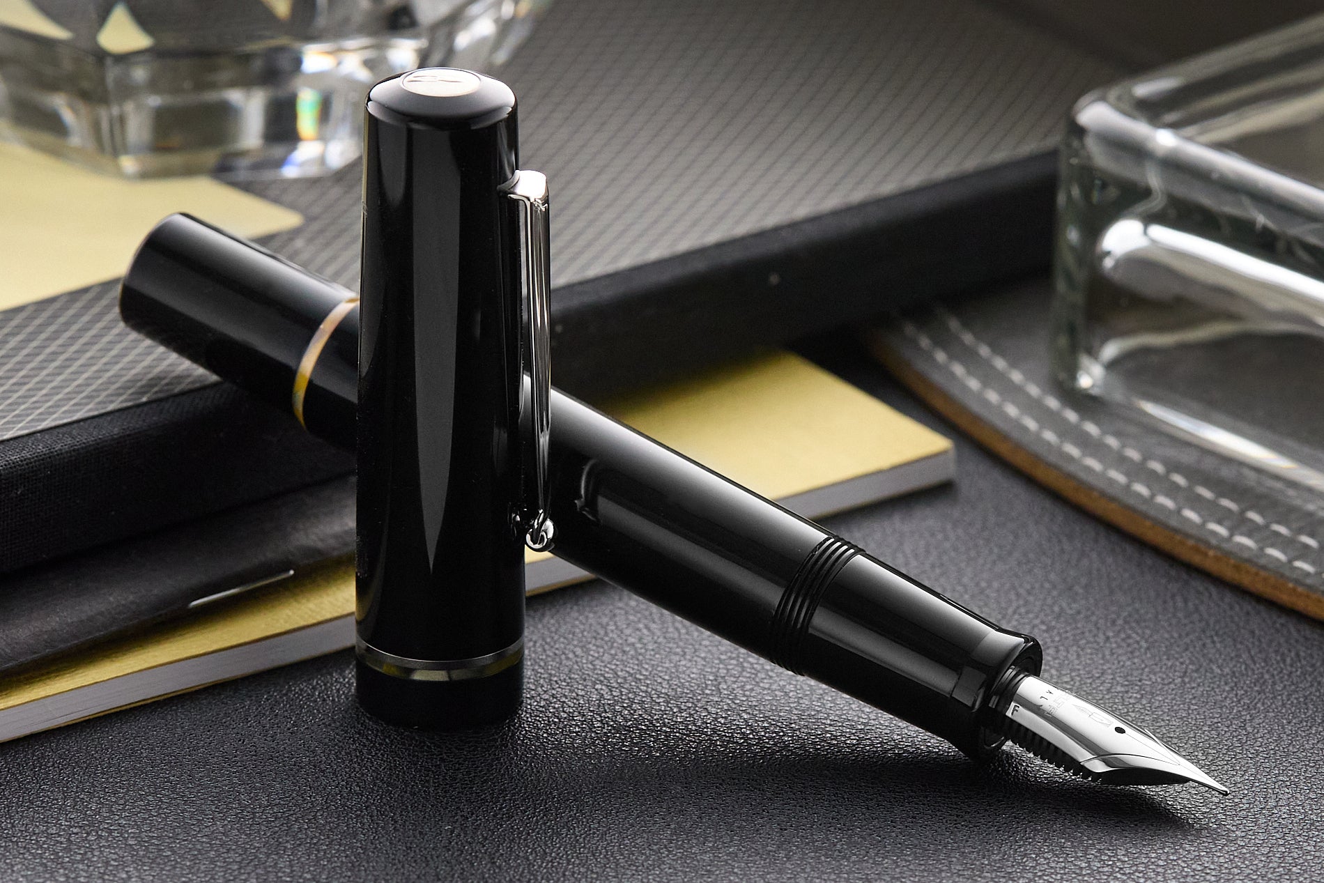 Delta Spaccanapoli Fountain Pen - D'Angio' Black