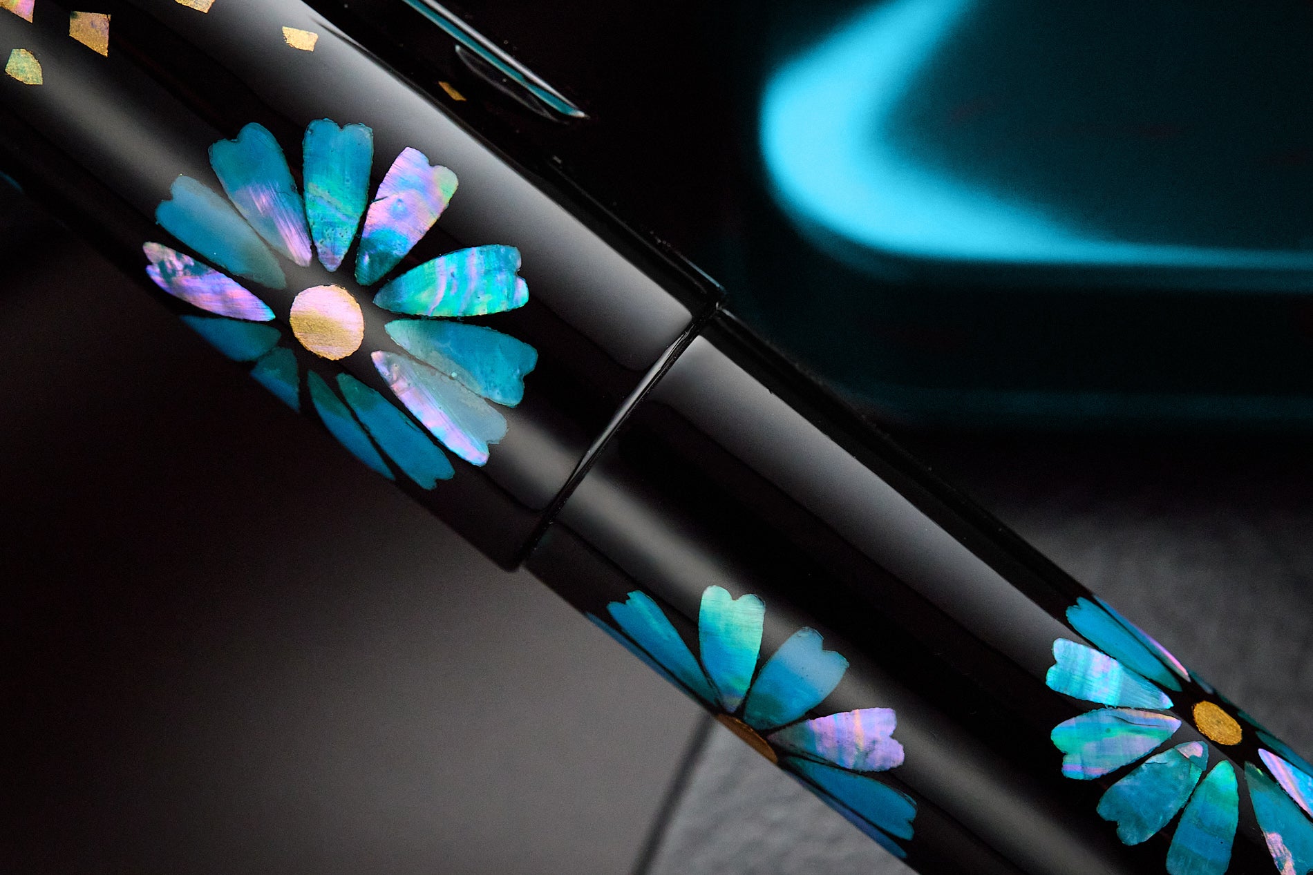 TACCIA Miyabi Bon-Bori Fountain Pen - Blue Daisies (Limited Edition)